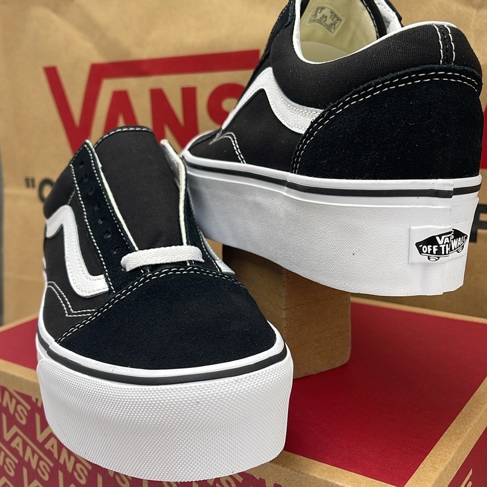 Vans Men’s Old Skool Stackform
Suede/Canvas Black/True Wht
VN0A7Q5M6BT Platforms - Picture 10 of 16